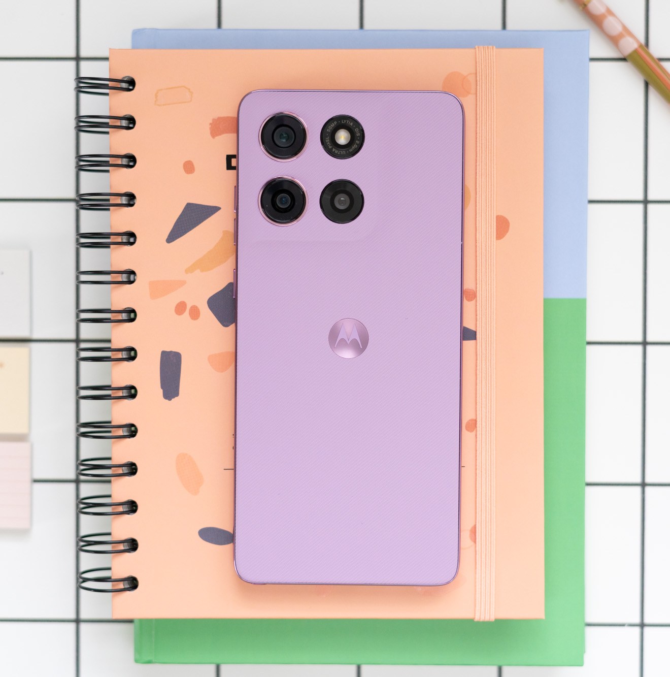 Moto G Stylus 2026 на столі