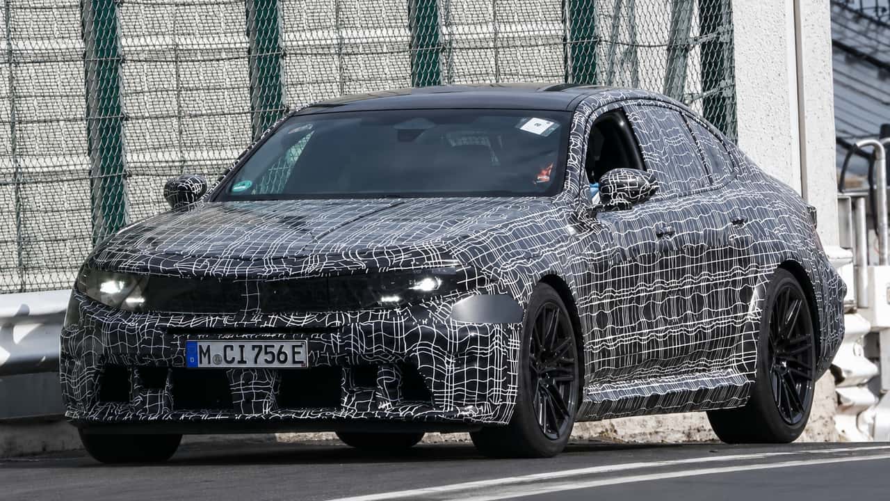 2028 BMW M5 LCI screenshot from spy video