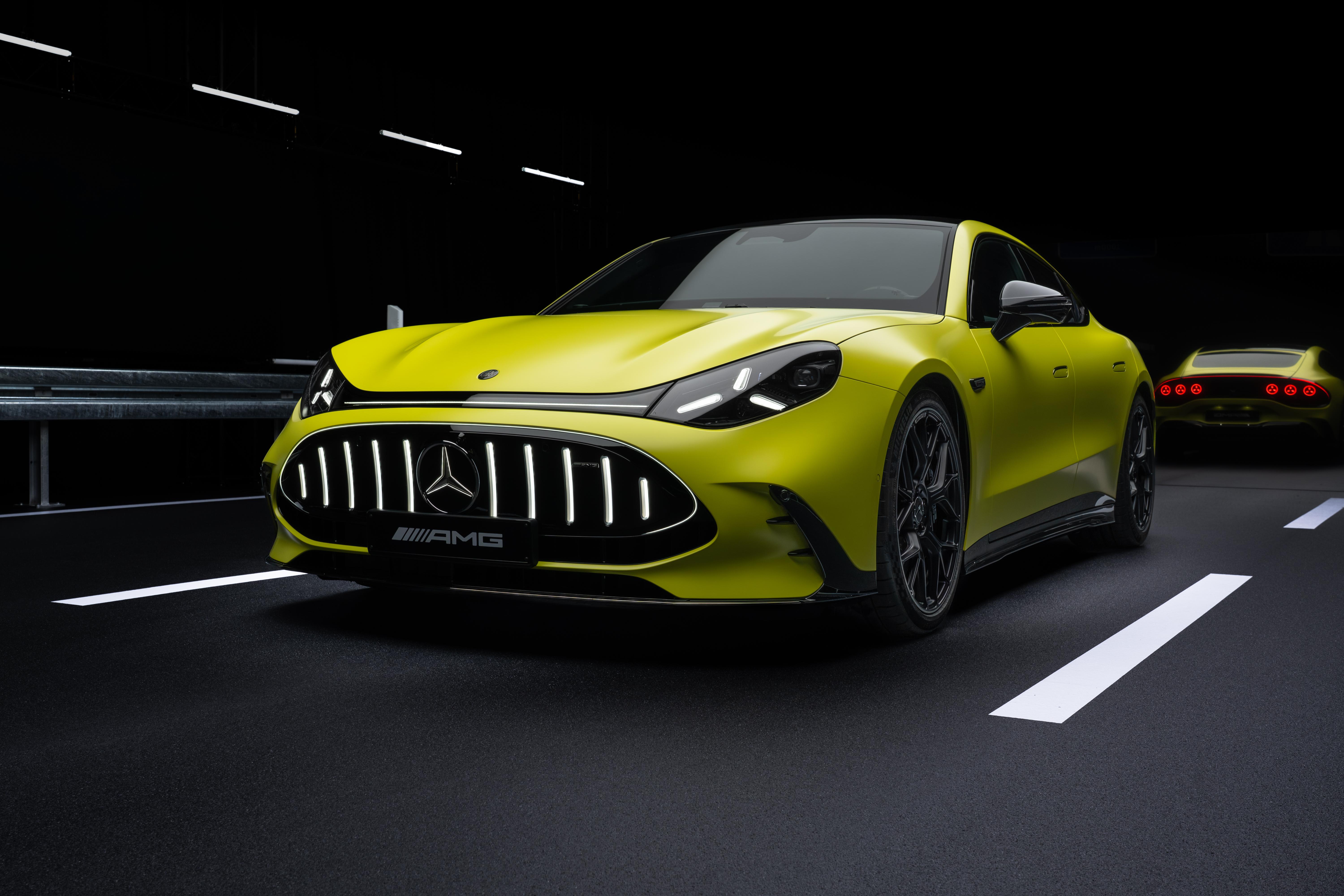 Mercedes AMG GT 4-дверний купе