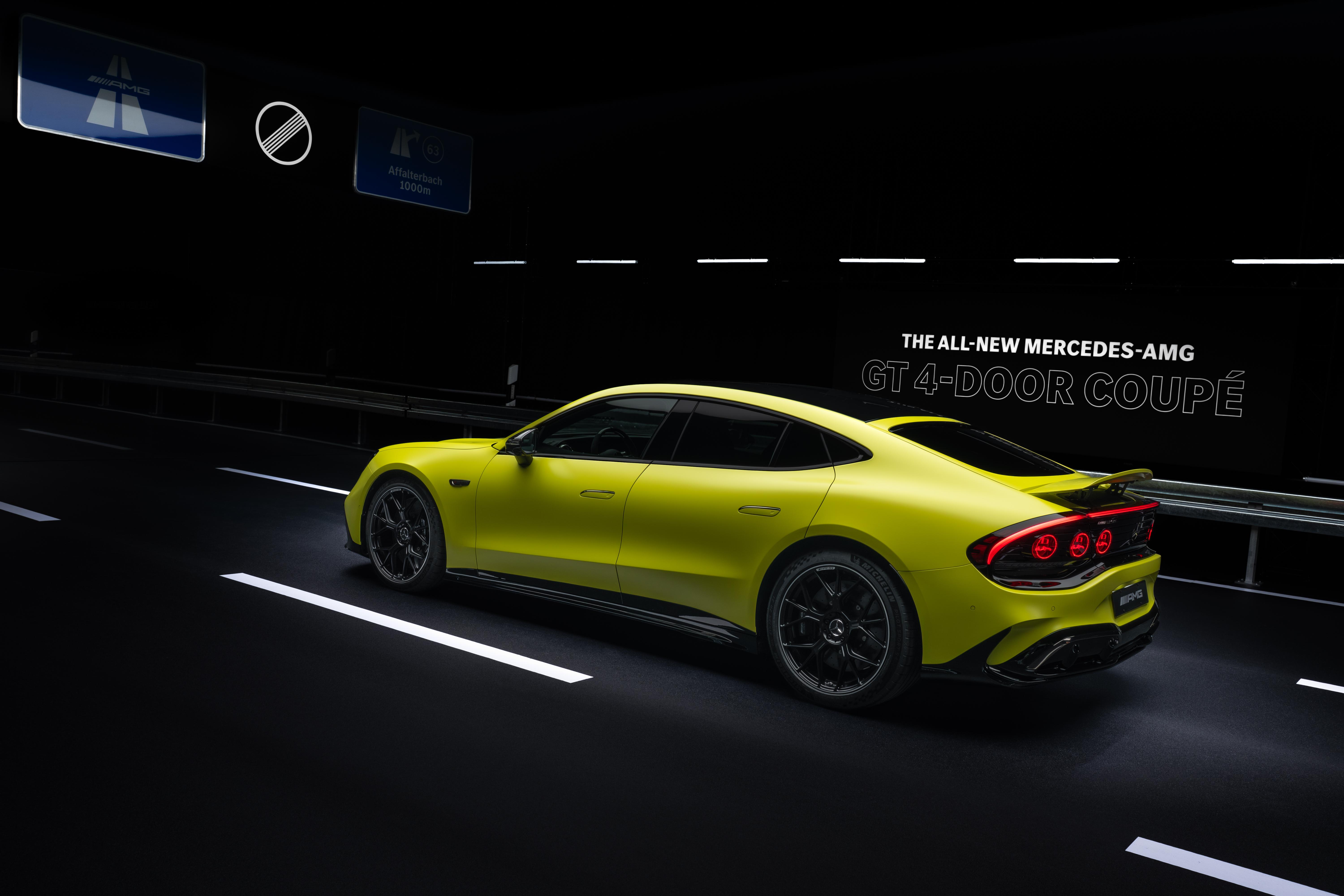 Mercedes AMG GT 4-дверний купе