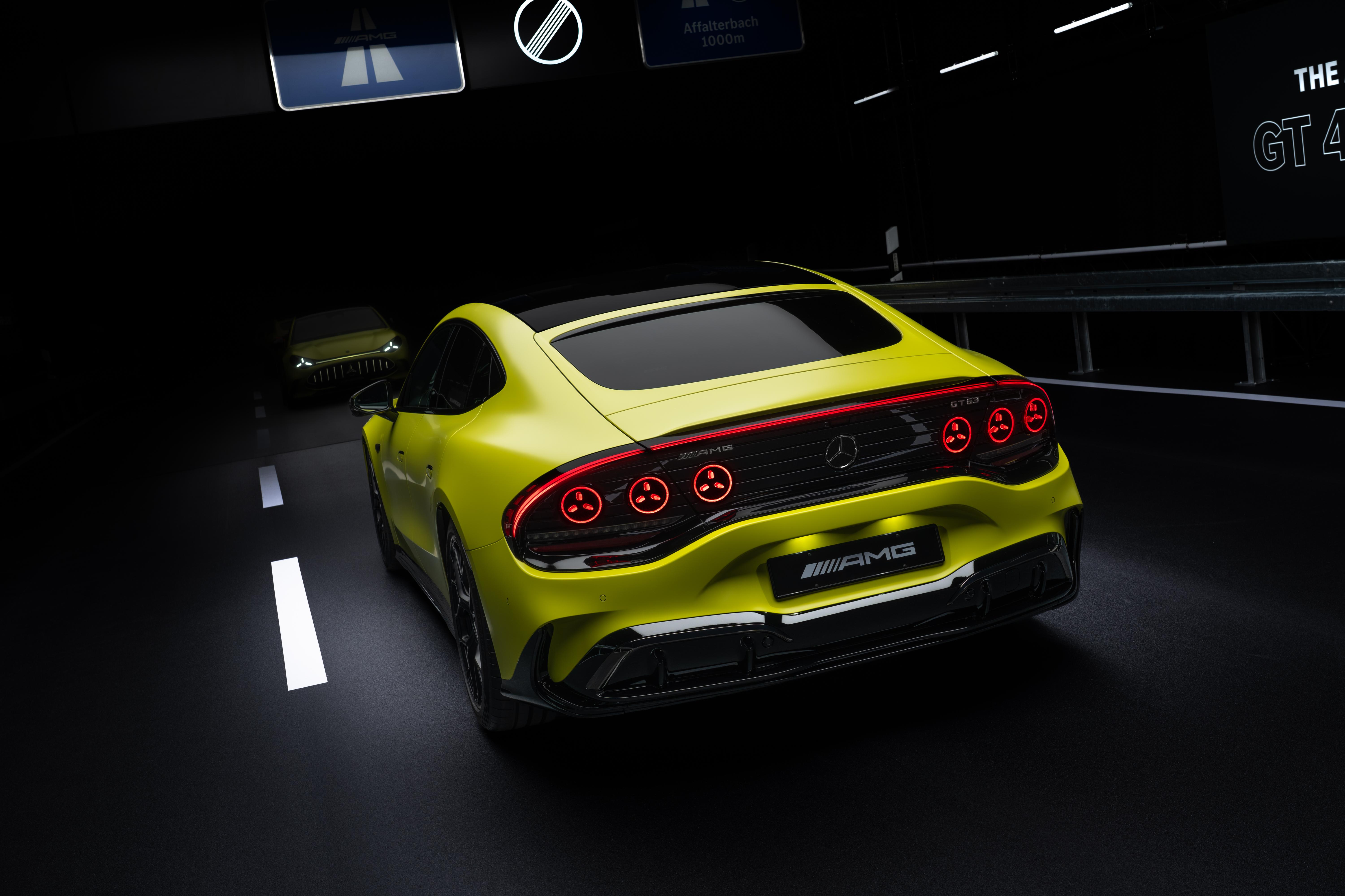 Mercedes AMG GT 4-дверний купе