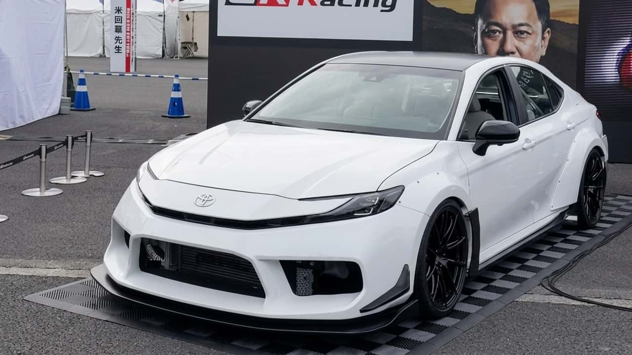 Toyota Камрі з двома двигунами