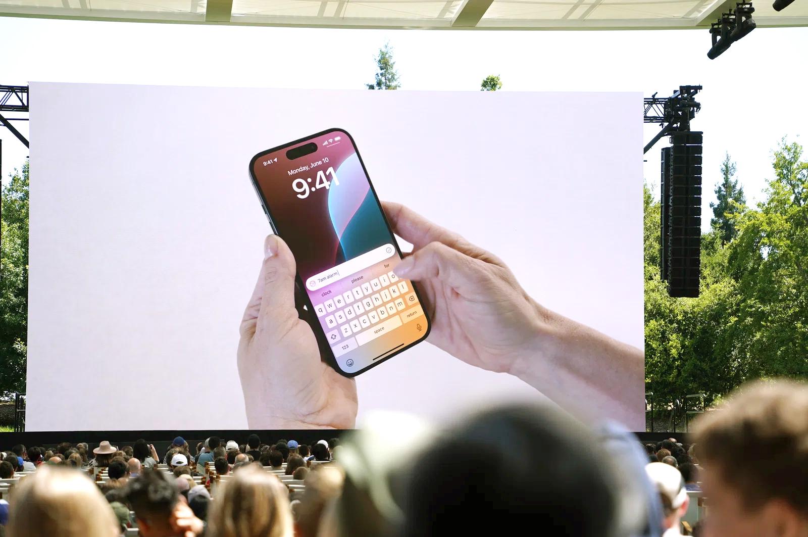 Перший погляд на нову AI Siri на WWDC 2024