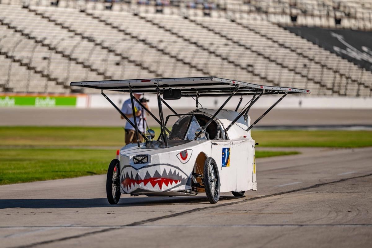 Автомобілі з Solar Car Challenge