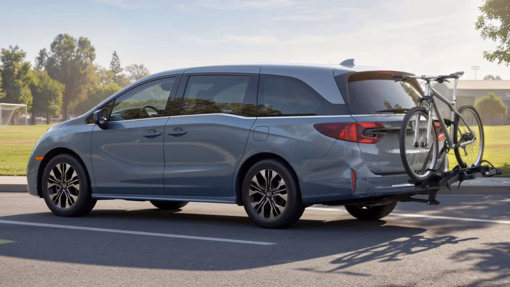 Більше 300 000 мінівенів Honda Odyssey мають проблеми з камерами заднього виду Більше 300 000 мінівенів Honda Odyssey мають проблеми з камерами заднього виду