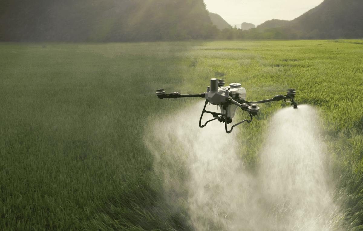 нові сільськогосподарські дрони DJI Agras T55 T100