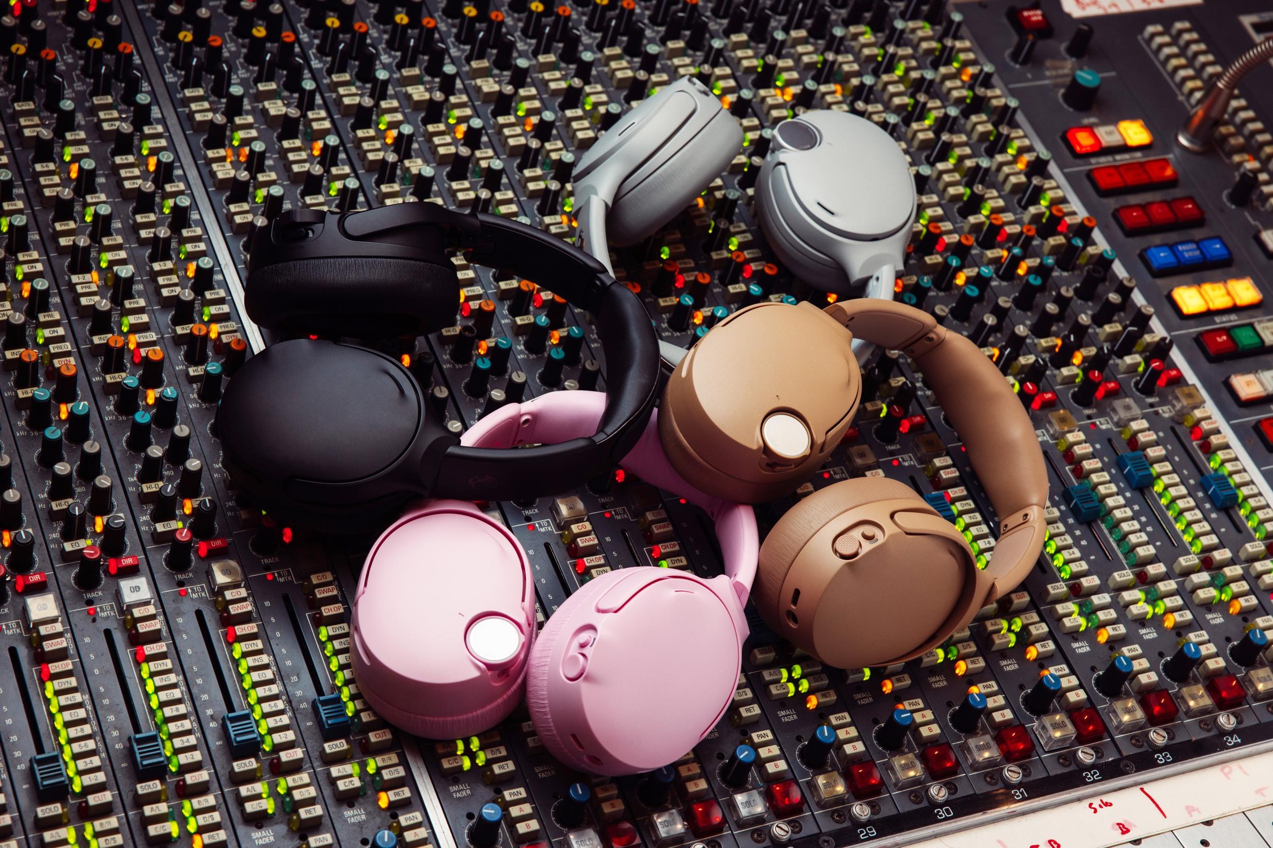 Чотири версії навушників Skullcandy Crusher 1080 ANC