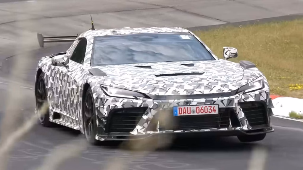 Toyota тестує новий GR GT суперкар на Нюрбургринзі Toyota тестує новий GR GT суперкар на Нюрбургринзі